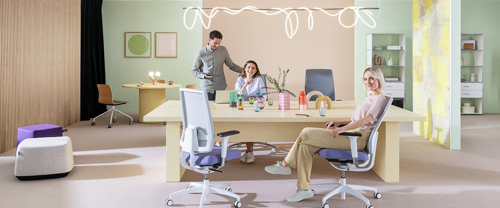 Perfect voor flexibele werkplekken, past automatisch.